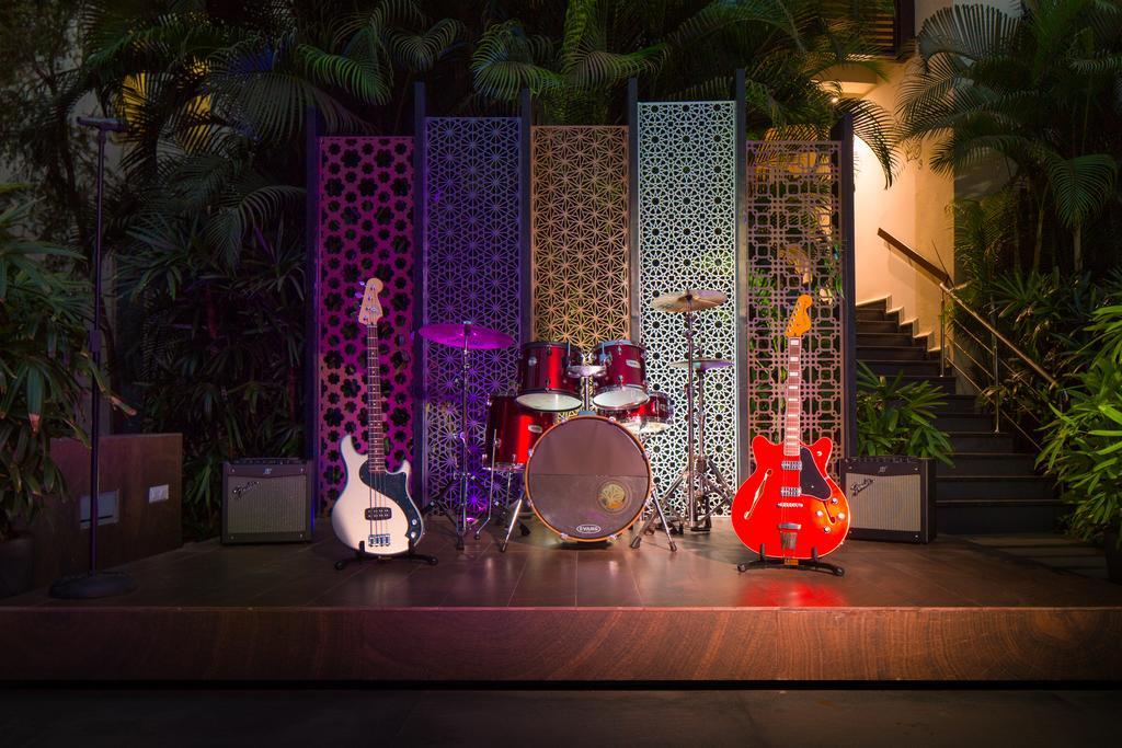 Hard Rock Hotel Goa Калангут Екстер'єр фото The stage at the hotel's lobby