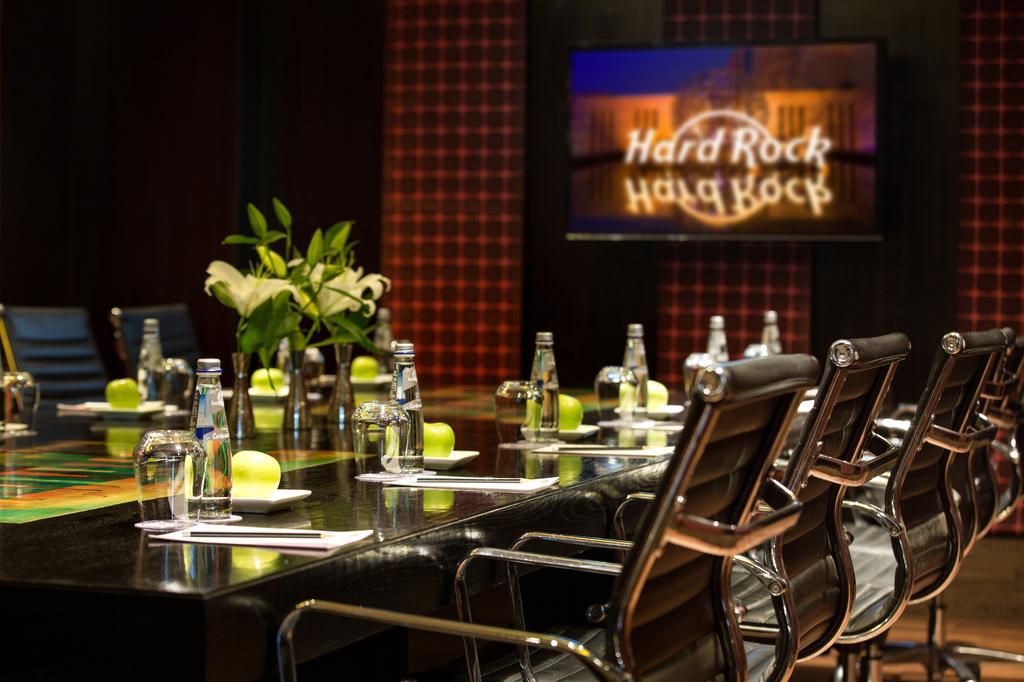 Hard Rock Hotel Goa Калангут Екстер'єр фото The Rock Shop