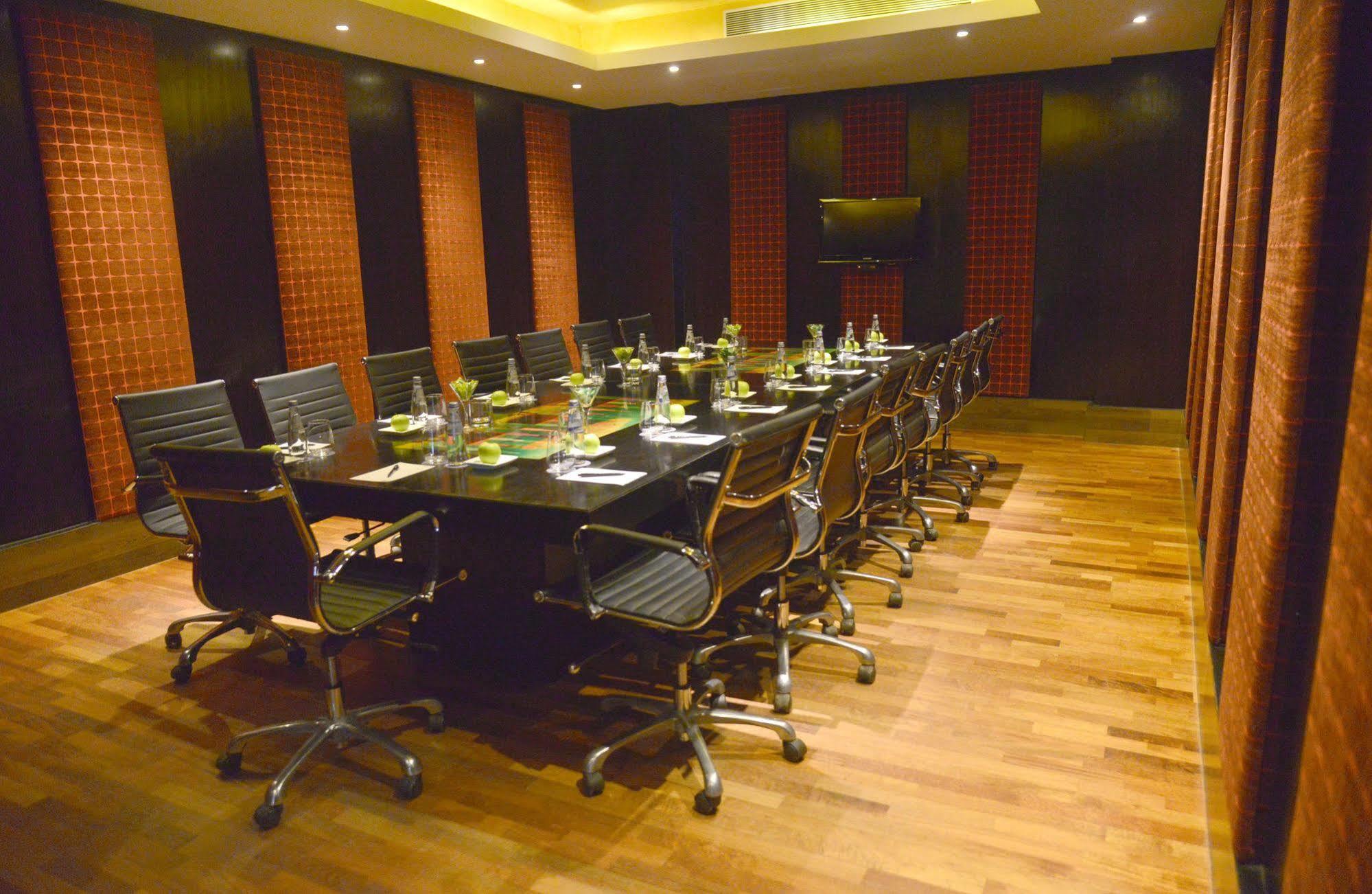 Hard Rock Hotel Goa Калангут Екстер'єр фото A boardroom at a hotel